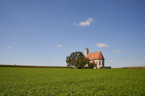 Gemeinde Tacherting Landkreis Traunstein Peterskirchen Kirche St. Alban (Dirschl Johann) Deutschland TS